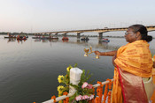 AYODHYA, MAY 1 (UNI):- President of India,  Droupadi Murmu attended Aarti at the ghat of river Saryu, in Ayodhya, Uttar Pradesh on Wednesday.UNI PHOTO-33U