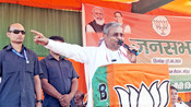 MANDAR (JHARKHAND), APR 27 (UNI):- Jharkhand State BJP President and former Jharkhand Chief Minister Babulal Marandi addressing an election campaign rally in favour of BJP candidate from Lohardaga Sameer Oraon, in Mandar, Jharkhand on Saturday. UNI PHOTO-90U