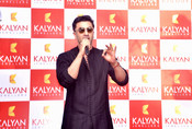 SURAT, APR 27 (UNI):- Bollywood actor Ranbir Kapoor at an event of Kalyan Jewellers  at LP Savani Road in Surat on Saturday. UNI PHOTO-92U