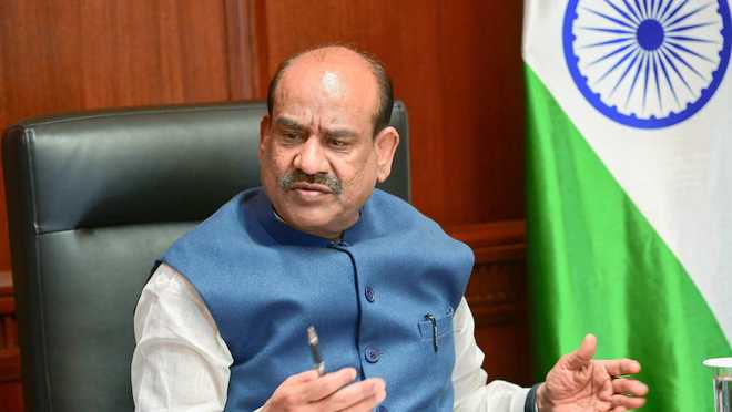 کوئی بھی رکن بیج لگا کر ایوان میں نہ آئے: برلا