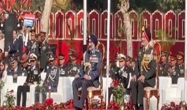 वायु सेना प्रमुख ने एनसीसी गणतंत्र दिवस शिविर का दौरा किया