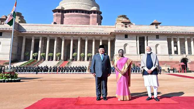 انڈونیشیا کے صدر کا راشٹرپتی بھون میں رسمی استقبال کیا گیا