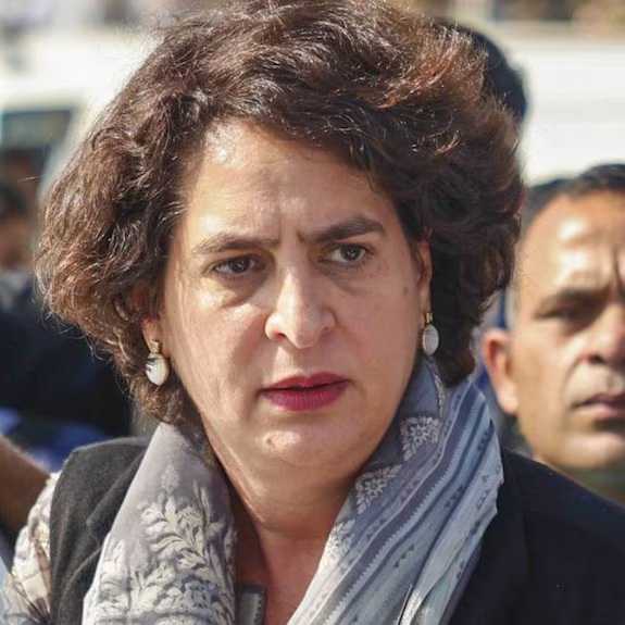 پرینکا گاندھی نے وزیراعظم سے خاتون صحافیوں پر اپنا موقف واضح کرنے کو کہا