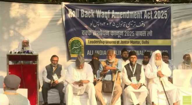 حکومت کی آئینی اور اخلاقی ذمہ داری ہے کہ وہ اقلیتوں، کمزوروں اور مظلوموں کے حقوق کو تحفظ فراہم کرے: مولانا مجددی