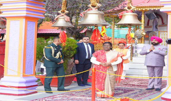 राष्ट्रपति ने मां नयना देवी मंदिर में की पूजा-अर्चना