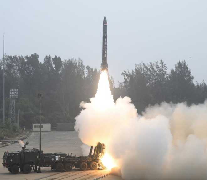 एक के बाद एक दो स्वदेशी प्रलय मिसाइलों का एक ही लांचर से सफल प्रक्षेपण