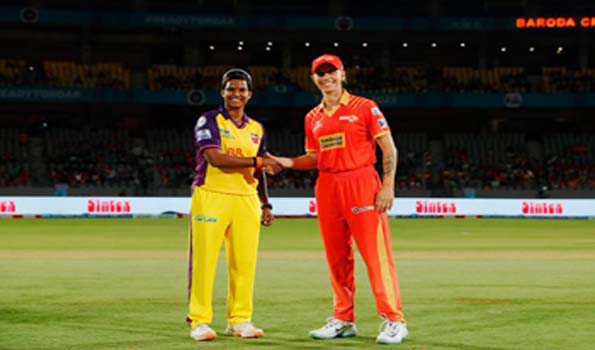 गुजरात जायंट्स ने टॉस जीतकर पहले गेंदबाजी करने का किया फैसला