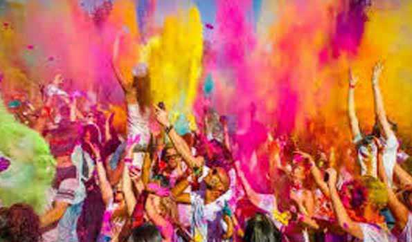 श्रोताओं को खूब भाते है होली गीत