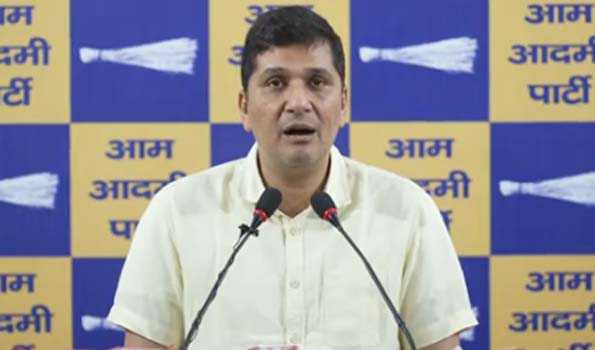 निजी स्कूलों को फायदा पहुंचाने के लिए ईडब्ल्यूएस प्रमाण पत्र बनाने पर रोक लगायी गयी: आप