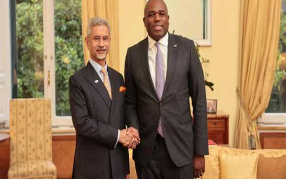 وزیر خارجہ نے برطانوی وزیر خارجہ کے ساتھ 'آپریشن سندور' پر تبادلہ خیال کیا