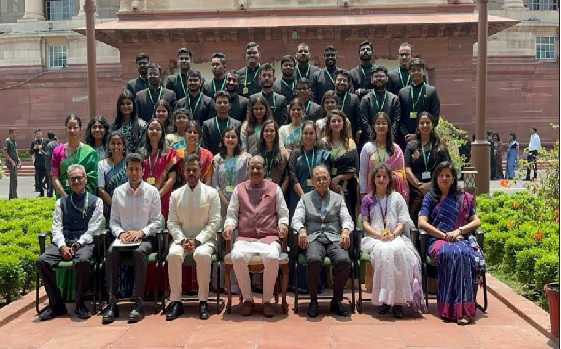 ہمیں اپنی فوج کی بہادری، ہمت اور وژن پر فخر: لوک سبھا اسپیکر