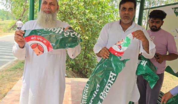 विंग कमांडर व्योमिका सिंह को लेकर विवादित बयान के बाद तोड़फोड़