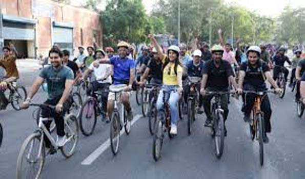 रेलवे के सहयोग से आयोजित फिट इंडिया संडे ऑन साइकिलिंग में एक हजार से अधिक लोगों ने लिया भाग