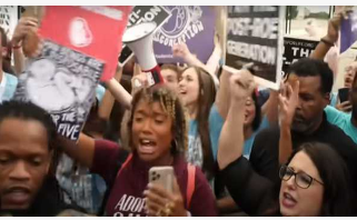 برطانیہ میں  اسقاط حمل کو جرم کے زمرے سے باہر کرنے کے حق میں ووٹ