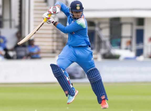 ہندوستان کی انڈر-19 ٹیم نے ویبھو اور وہان کی شاندار سنچریوں کی بدولت انگلینڈ کو 55 رنز سے شکست دی