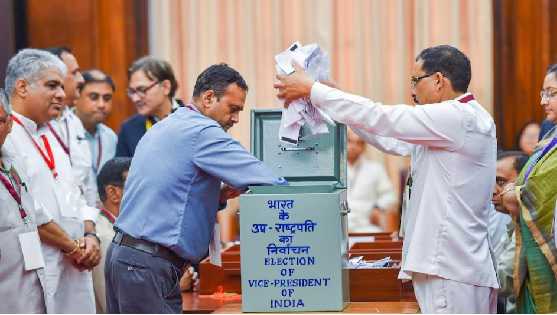 نائب صدر کے عہدے کے لیے 9 ستمبر کو انتخاب، 7 اگست کو نوٹیفکیشن جاری کیا جائے گا