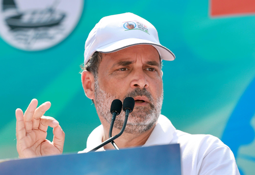 حکومت سیلاب سے متاثرہ ریاستوں کے لیے خصوصی پیکیج کا اعلان کرے