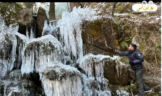 کشمیر میں سردیوں کا قہر جاری، جھیل ڈل اور دیگر آبی ذخائر منجمد