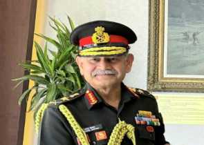 सीमा पार अभी भी आठ शिविरों में करीब 150 आतंकवादी सक्रिय, सेना तैयार: सेना प्रमुख