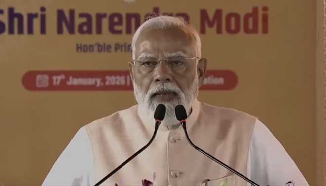 मोदी ने हावड़ा-गुवाहाटी मार्ग पर देश की पहली वंदे भारत स्लीपर ट्रेन को दिखाई हरी झंडी