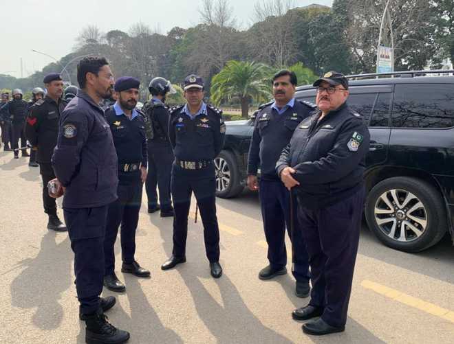 इस्लामाबाद की इमामबारगाह में विस्फोट से 31 मरे , 170 घायल