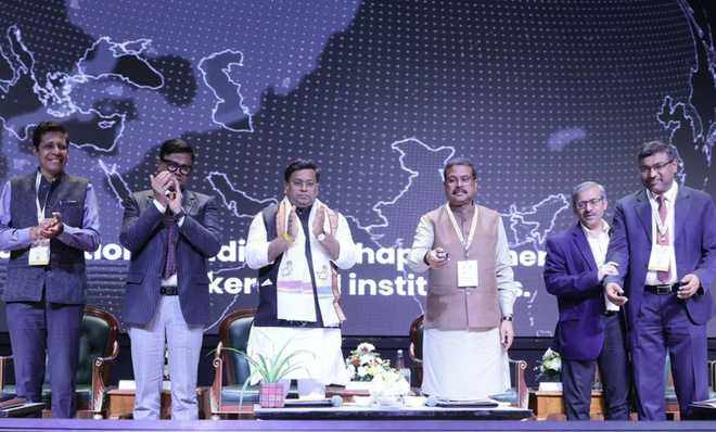 धर्मेंद्र प्रधान ने किया आईआईएम लखनऊ में एआई कार्यक्रमों का शुभारंभ