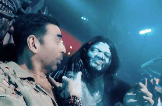 अक्षय कुमार ने दिलचस्प अंदाज में दी होली की बधाई