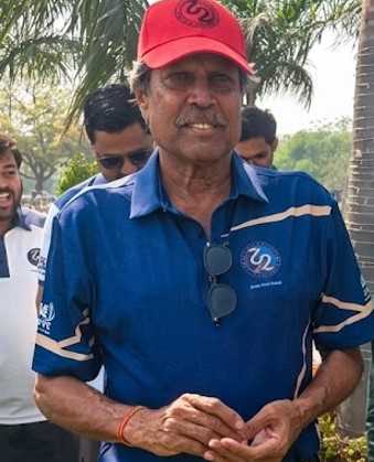 ابھشیک شرما کو خود پر یقین رکھنا ہوگا: کپل دیو