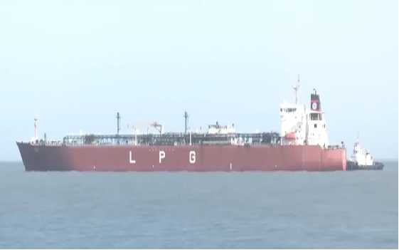 شوالک کے بعد ایل پی جی جہاز 'نندا دیوی' 46,500 میٹرک ٹن کارگو کے ساتھ گجرات پہنچ گیا