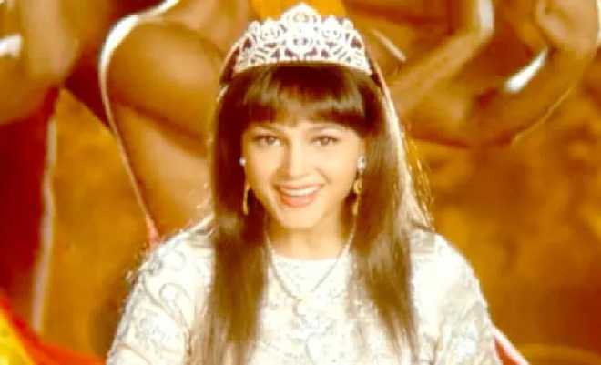 علیشا چنائے کو بچپن سے ہی موسیقی میں گہری دلچسپی تھی