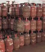 एलपीजी सिलेंडरों की कालाबाजारी पर सरकार की पैनी नजर