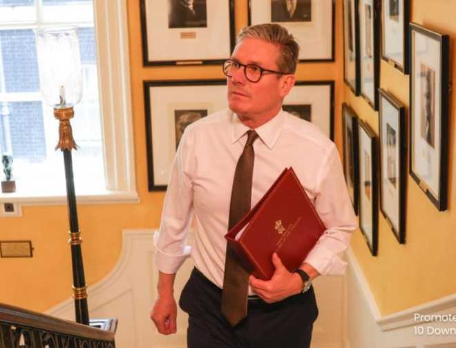 ब्रिटेन होर्मुज की सैन्य नाकेबंदी में अमेरिका के साथ शामिल नहीं होगाः स्टार्मर