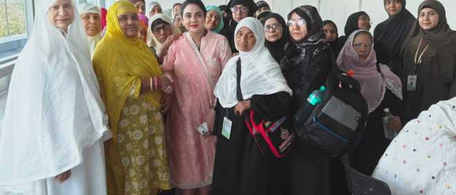 دہلی سے بغیر محرم خواتین حج کے لیے مدینہ روانہ