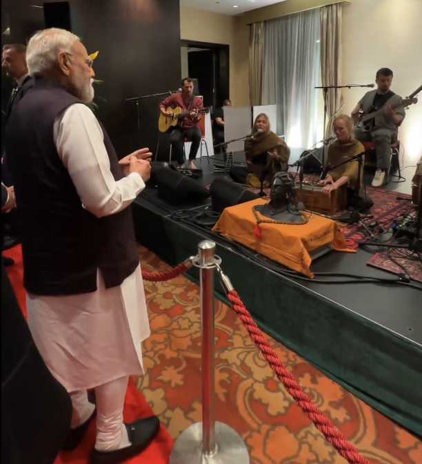 स्लोवाकिया में मोदी का हुआ भव्य स्वागत