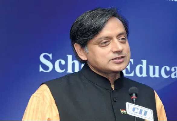 پیپر لیک کے خلاف جنتر منتر پر احتجاج کر رہے طلبہ کے نام تھرور کا کھلا خط