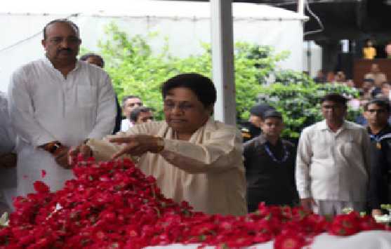 اوما شنکر  نے کبھی پارٹی کو کبھی دھوکہ نہیں دیا،  بی ایس پی خاندان کا پورا خیال رکھے گی : مایاوتی