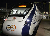 PATNA, JUNE 6 (UNI):- Vande Bharat Express train arrives at Patna Railway Station on the test drive, in Patna, Tuesday.UNI PHOTO-93U PATNA, JUNE 6 (UNI):- Vande Bharat Express train arrives at Patna Railway Station on the test drive, in Patna, Tuesday.UNI PHOTO-93U