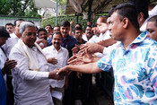 BENGALURU, JUN 6 (UNI):- Karnataka Chief Minister Siddaramaiah listens to the grievances of public, in Bengaluru on Tuesday.UNI PHOTO-99U BENGALURU, JUN 6 (UNI):- Karnataka Chief Minister Siddaramaiah listens to the grievances of public, in Bengaluru on Tuesday.UNI PHOTO-99U