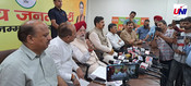 JAMMU, JUNE 6(UNI):- Union Minister Hardeep Singh Puri flanked by local BJP leaders addressing a press conference on 9 years of Modi government achievements in Jammu on Tuesday. UNI PHOTO-107U JAMMU, JUNE 6(UNI):- Union Minister Hardeep Singh Puri flanked by local BJP leaders addressing a press conference on 9 years of Modi government achievements in Jammu on Tuesday. UNI PHOTO-107U