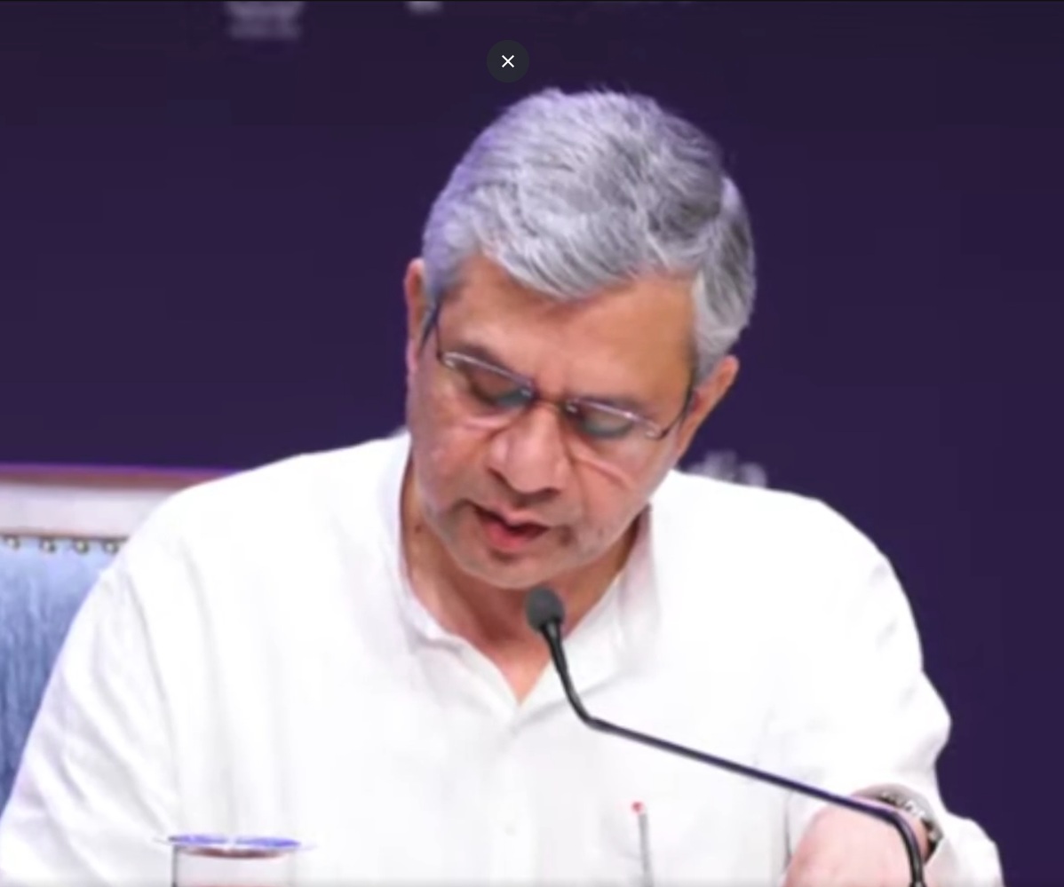 Cabinet clears Rs 2,010-crore bonus for 11.4 lakh Railway employees ahead of festive season