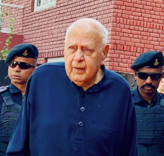 "What will you expect from Delhi?" Farooq asks, says neighbour 'saving them'