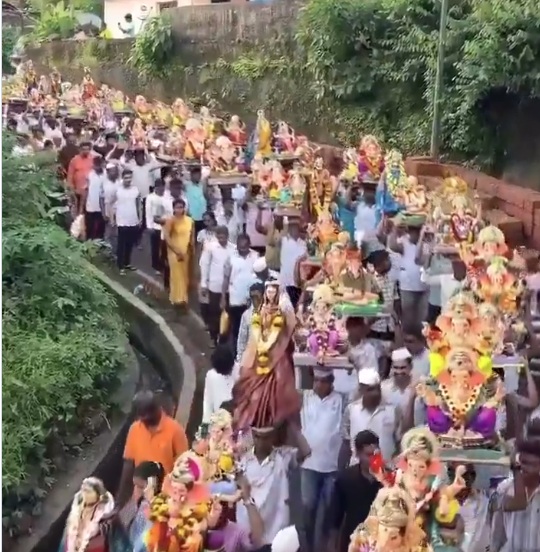 Ganesh Idol Immersions continue for second day at Hussain Sagar; GHMC gears up for cleanup drive