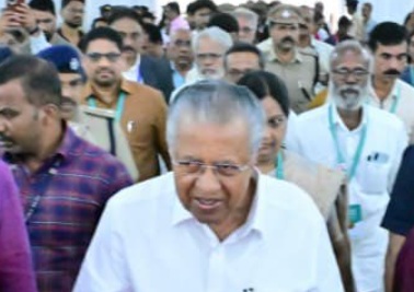 Pinarayi Vijayan to join Delhi protest, CPM postpones Central Committee meeting