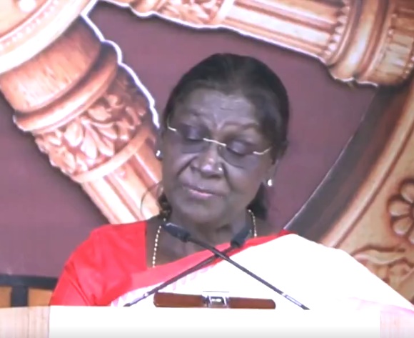 Murmu calls for drawing lessons from tribal communities' harmony with nature at Bastar Dussehra