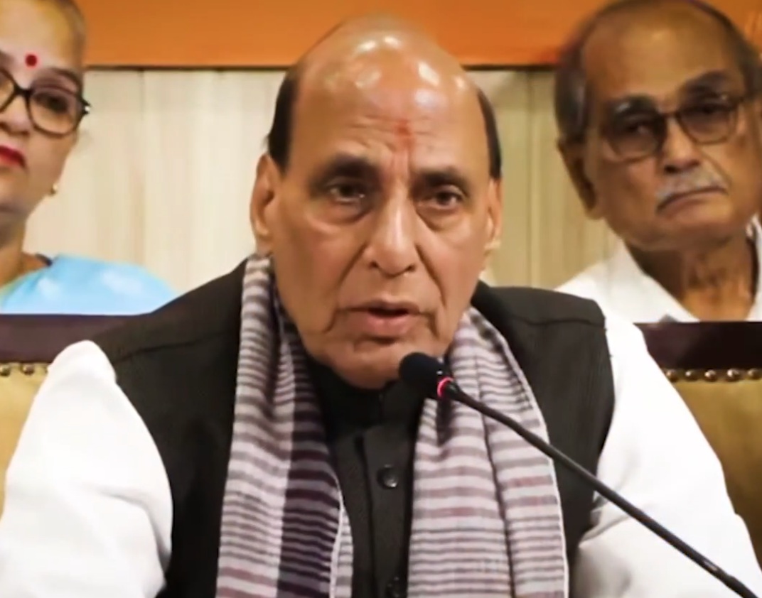 Rajnath Singh accuses Congress of seeking Bangladesh-style power change through violence