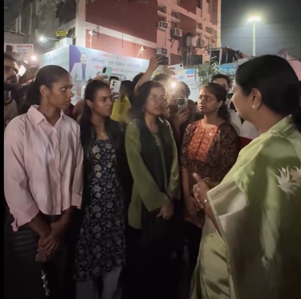 Delhi CM conducts surprise check at student hub Mukherjee Nagar, directs to resolve various issues shared by students