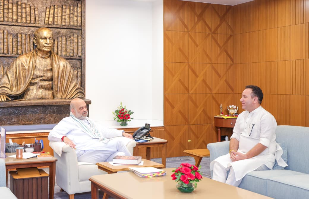 J&K LoP calls on Amit Shah, discusses key issues