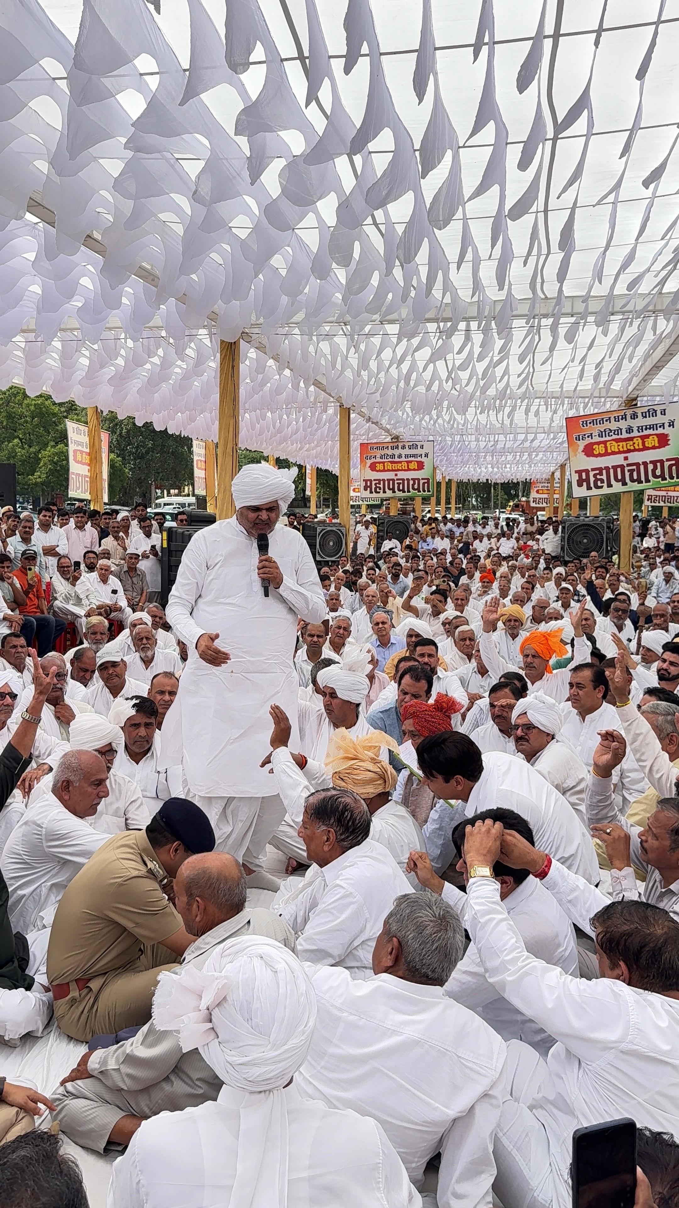 Surendra Solanki warns politicians against politicising sensitive issue, says 36 communities stand together