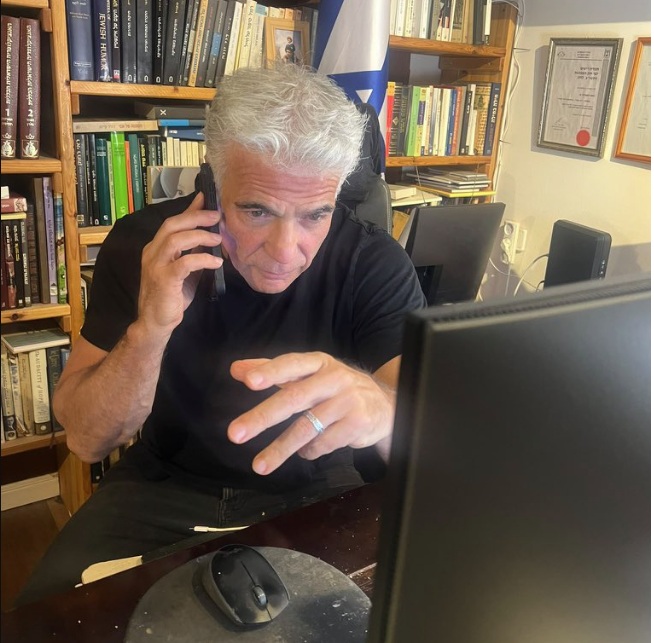 Opposition leader Yair Lapid declares 'win on points' for anti-Netanyahu bloc amid beginning of coalition talks