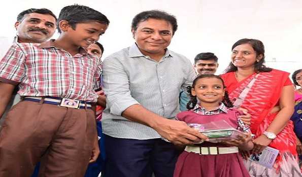 KTR makes impromptu visit to Old City, enjoys Hyderabadi delicacies with citizens